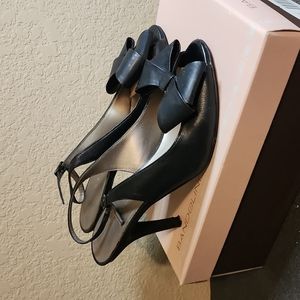 Bandolino black bow heels sz 7